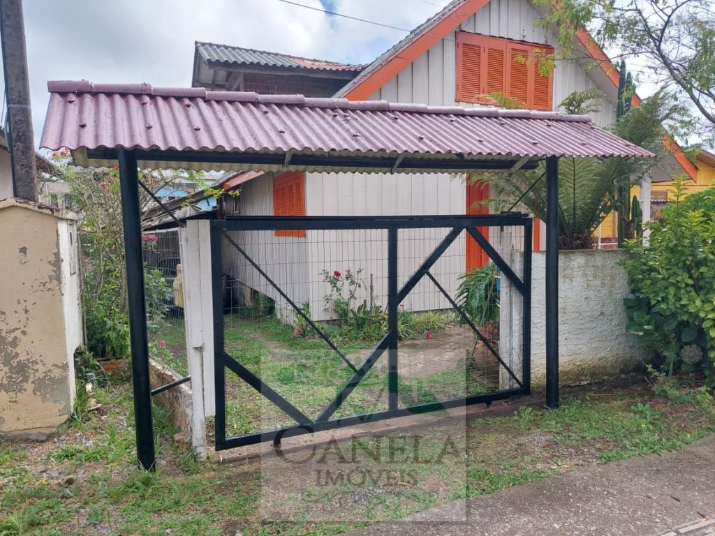 Casa de madeira 4 Dorm.